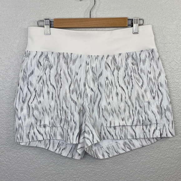 Athleta Pants - Athleta NWOT North Trekki Shorts size 8 Hiking Trails Outdoors
